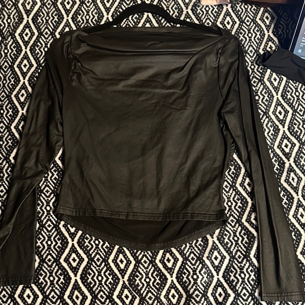 SHEIN Black Long Sleeve Top